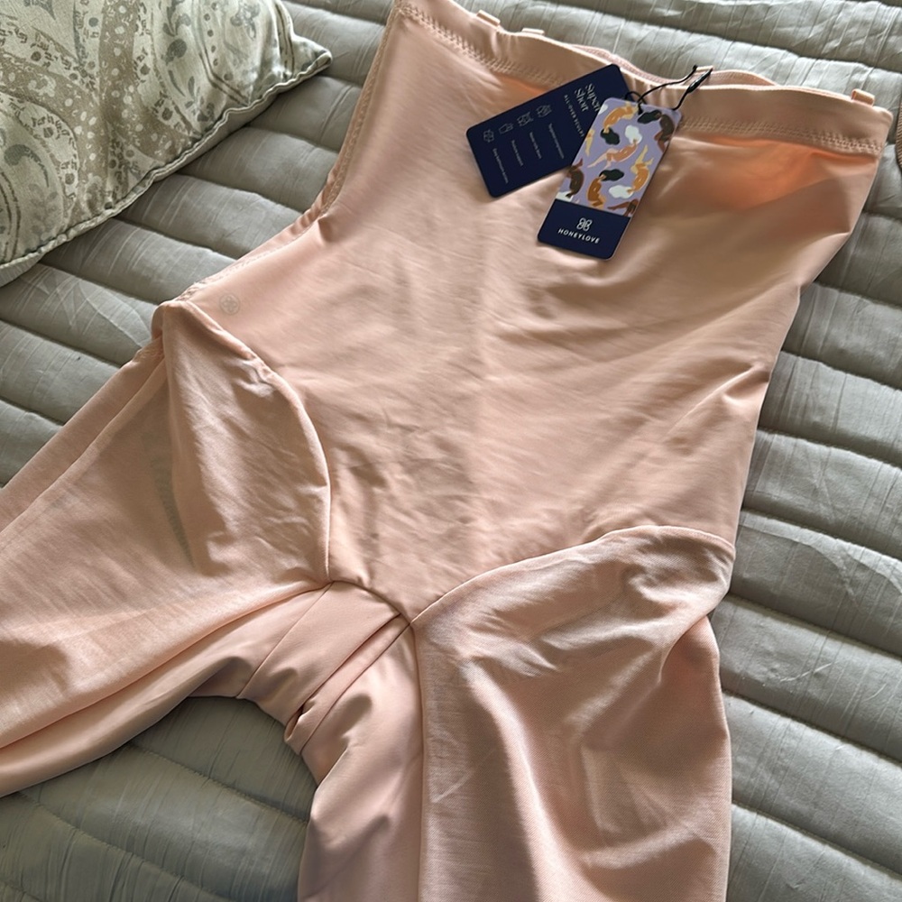 Honey love Superpower shorts size L. New with tags. Nonsmoking home